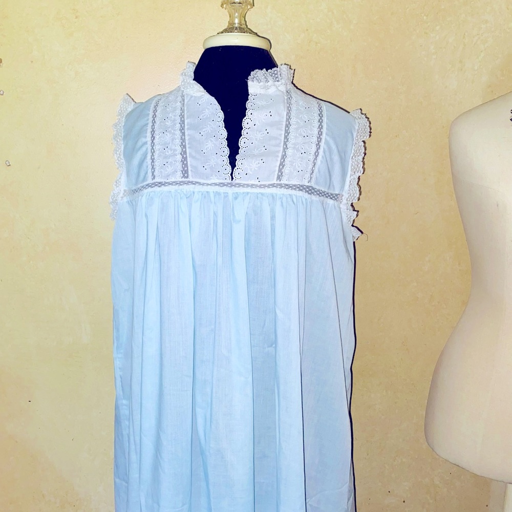 Vtg Christian Dior nightgown